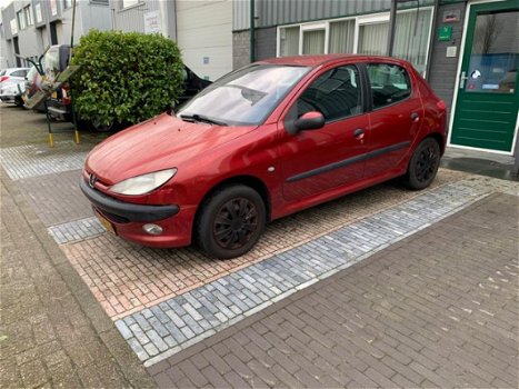 Peugeot 206 - 1.6-16V Gentry MET NIEUWE APK - 1