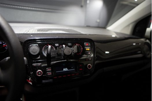 Volkswagen Up! - 1.0 60PK 3D BMT Move up Airco/Radio-cd - 1