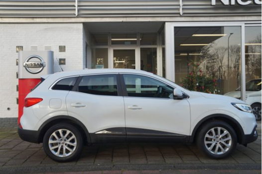 Renault Kadjar - 1.2 TCe Intens / NAVIGATIE / PARKEERSENSOR V+A. / BLANC NACRE METALLIC / CAMERA - 1