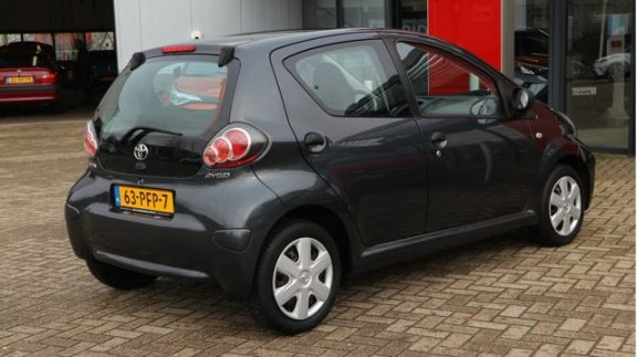 Toyota Aygo - 1.0-12V Cool 5-Deurs | Airco | Stuurbekrachtiging | Radio CD-Speler | - 1