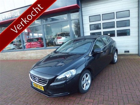 Volvo V40 - 1.6 D2 Momentum NAVI, CLIMA, CRUISE, TREKH, LMV - 1