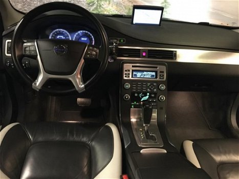 Volvo V70 - 2.0T Momentum | Automaat | Navigatie | Leder | Goed onderhouden | Nieuwe APK | - 1