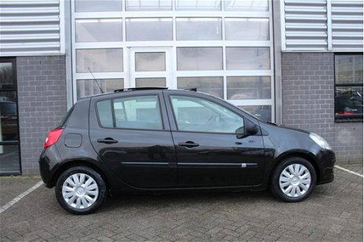 Renault Clio - 1.2 TCE Airco Panoramadak 101PK N.A.P - 1