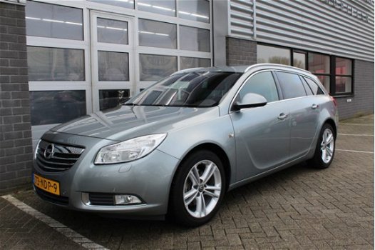 Opel Insignia Sports Tourer - 1.6 T Cosmo Leder Climate 180PK N.A.P - 1