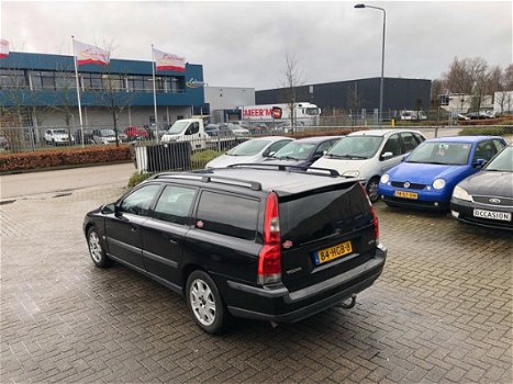 Volvo V70 - 2.4 VOL OPTIE Beest Nieuwe APK ZONDAG OPEN - 1