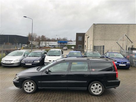 Volvo V70 - 2.4 VOL OPTIE Beest Nieuwe APK ZONDAG OPEN - 1