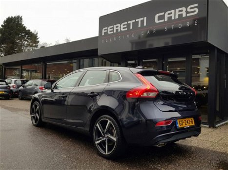 Volvo V40 - 2.0 D2 SUMMUM NAVI AIRCO XENON 6VERSN LMV PDC - 1