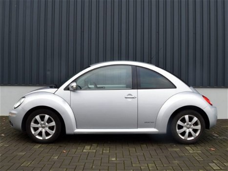 Volkswagen New Beetle - 1.6 Trendline - 1