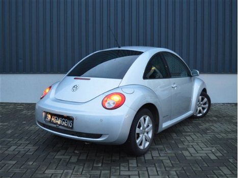 Volkswagen New Beetle - 1.6 Trendline - 1