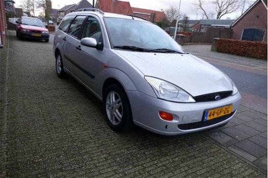 Ford Focus Wagon - 1.6-16V Trend airco - 1