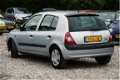 Renault Clio - 1.2-16V Authentique BJ2003 5DRS NAP/APK 07-2020 - 1 - Thumbnail