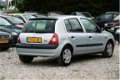 Renault Clio - 1.2-16V Authentique BJ2003 5DRS NAP/APK 07-2020 - 1 - Thumbnail