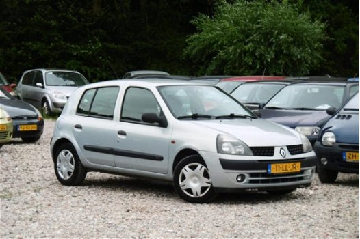 Renault Clio - 1.2-16V Authentique BJ2003 5DRS NAP/APK 07-2020 - 1