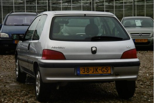 Peugeot 106 - 1.1 XR BJ2002 ZUINIG/WEINIG KM/APK 01-2021 - 1