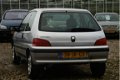 Peugeot 106 - 1.1 XR BJ2002 ZUINIG/WEINIG KM/APK 01-2021 - 1 - Thumbnail