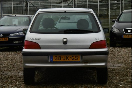 Peugeot 106 - 1.1 XR BJ2002 ZUINIG/WEINIG KM/APK 01-2021 - 1