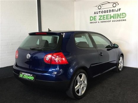 Volkswagen Golf - 2.0 16V FSI Sportline - 1