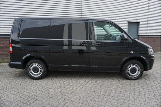 Volkswagen Transporter - 2.0TDI 105PK AIRCO CRUISE BLACK EDITION - 1