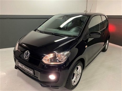 Volkswagen Up! - 1.0 75PK HIGH UP *NAP/PDC/Cruise/Stoelverw - 1