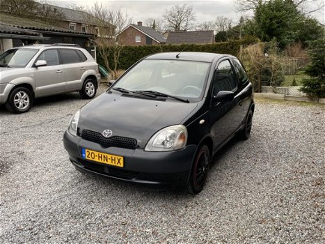 Toyota Yaris - 1.0-16V VVT-i YORIN | Stuurbekrachtiging | Trekhaak | Vierseizoenen banden | APK tot - 1