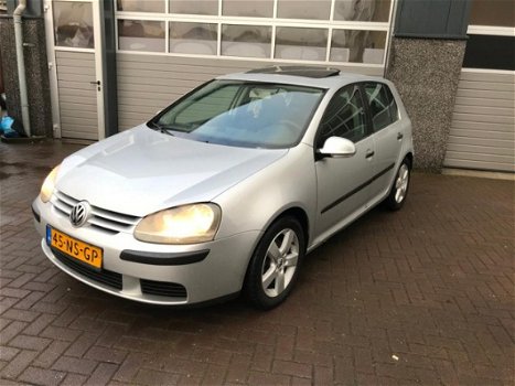 Volkswagen Golf - 1.4 16V Trendline - 1