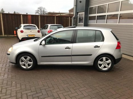 Volkswagen Golf - 1.4 16V Trendline - 1