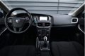 Volvo V40 - 1.6 T3 Business (150pk) | Navigatie | Camera | PDC | Cruise-Control - 1 - Thumbnail
