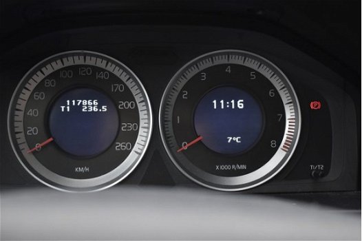 Volvo V60 - 1.6 T3 Momentum | Driver - Support | Trekhaak | Navigatie | Veiligheidspakket - 1