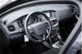 Volvo V40 - D2 Business Automaat |Parkeerhulp voor en achter - 1 - Thumbnail