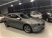 Volvo V40 - 2.0 D4 Summum Business R-DESIGN, navi-pdc, leer, 1e eigenaar - 1 - Thumbnail