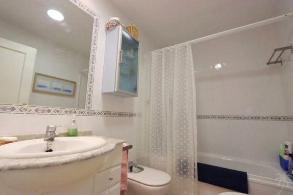 Uw Appartement in CAMPOAMOR bij zandstrand en zwembad - Afbeelding 7