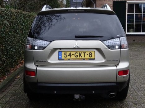 Mitsubishi Outlander - 2.4 Instyle 7-Pers., Leer, Dak, Full Option!! 2e Eigenaar - 1