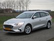 Ford Focus Wagon - 1.0 EcoBoost ST Line Business Met ECC/Navigatie/PDC/LED - 1 - Thumbnail