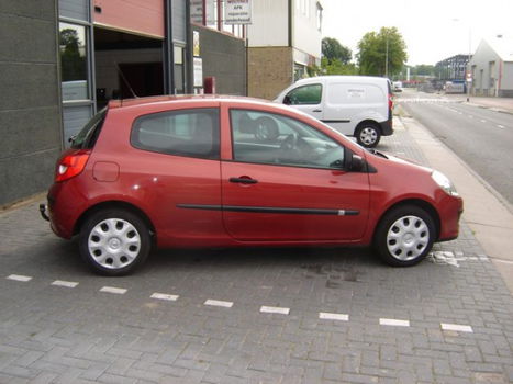 Renault Clio - 1.4-16V Dynamique Comfort - 1