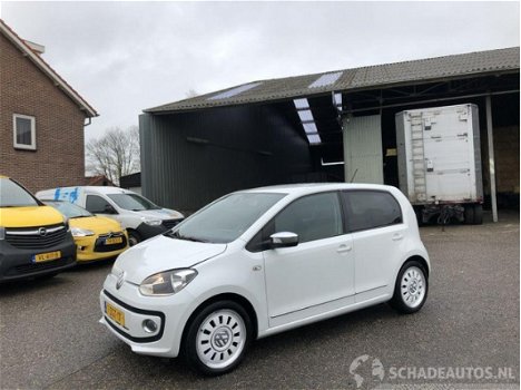 Volkswagen Up! - 1.0i highline 5drs - navi - leer/alcantara - parelmoer - airco - pdc - cruise contr - 1