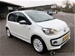 Volkswagen Up! - 1.0i highline 5drs - navi - leer/alcantara - parelmoer - airco - pdc - cruise contr - 1 - Thumbnail