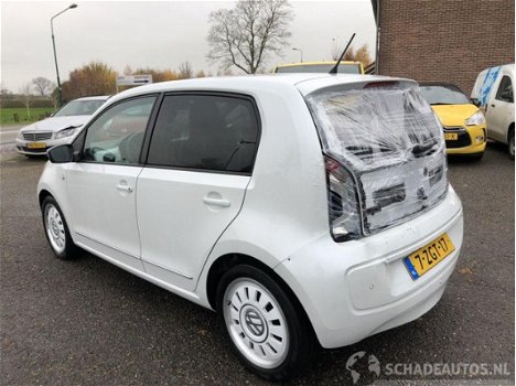 Volkswagen Up! - 1.0i highline 5drs - navi - leer/alcantara - parelmoer - airco - pdc - cruise contr - 1