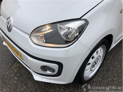 Volkswagen Up! - 1.0i highline 5drs - navi - leer/alcantara - parelmoer - airco - pdc - cruise contr - 1