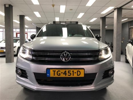 Volkswagen Tiguan - 2.0 TDI R-Line Edition 4Motion - 1