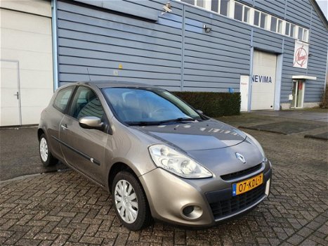 Renault Clio - 1.2 TCe Expression APK 08-08-2020 NAVIGATIE/AIRCO/ 2 X SLEUTELS - 1