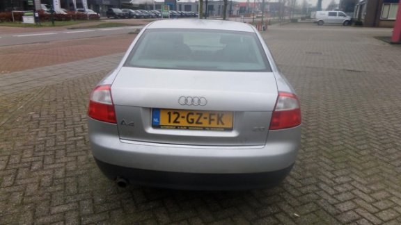 Audi A4 - 2.0 - 1