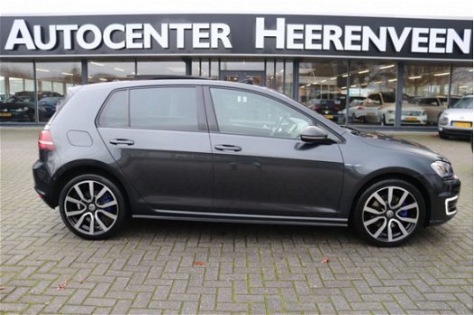 Volkswagen Golf - 1.4 TSI GTE Excl. BTW 50 procent deal 6.975, - ACTIE Schuif- kantel pano dak / Par - 1