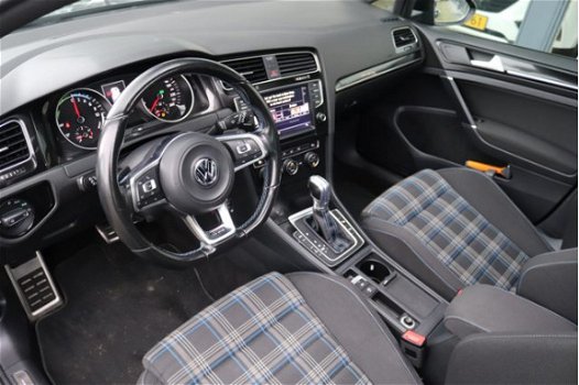 Volkswagen Golf - 1.4 TSI GTE Excl. BTW 50 procent deal 6.975, - ACTIE Schuif- kantel pano dak / Par - 1