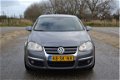 Volkswagen Jetta - 1.6 FSI MOOIE EN GOEDE AUTO - 1 - Thumbnail