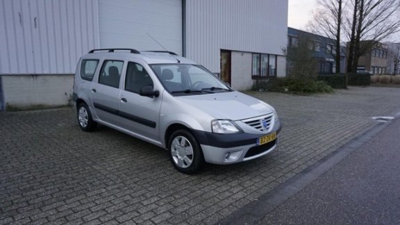 Dacia Logan MCV - 1.6-16V Lauréate AIRCO/NAP/ZEER NETTE AUTO - 1