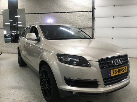 Audi Q7 - 3.0 TDI QUATTRO PRO LINE + 5+2 / CLIMAT / CRUISE / LEDER - 1