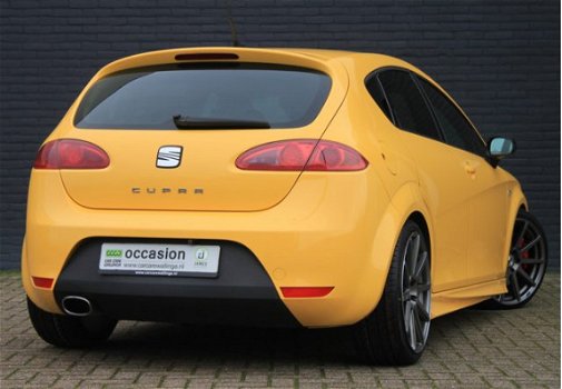 Seat Leon - 2.0 TFSI Cupra | Navi | Xenon | 19 inch AEZ Velgen | Netjes onderhouden - 1