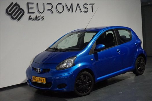 Toyota Aygo - 1.0-12V Dynamic Blue Airco/5Deurs/Nieuw Apk - 1