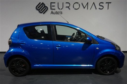 Toyota Aygo - 1.0-12V Dynamic Blue Airco/5Deurs/Nieuw Apk - 1