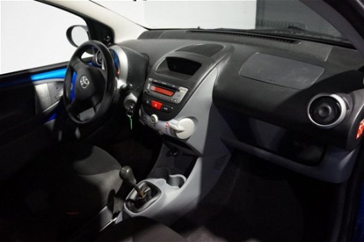 Toyota Aygo - 1.0-12V Dynamic Blue Airco/5Deurs/Nieuw Apk - 1